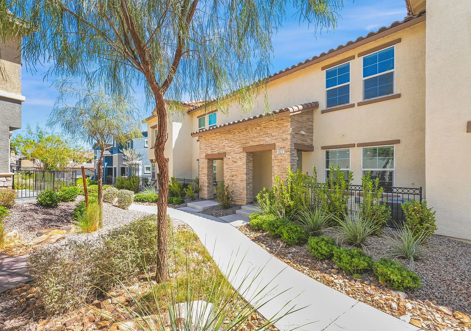 3 Bedroom Home In Cadence Henderson! — Photo 1