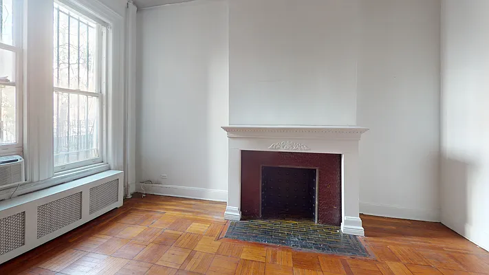 Rented by Bond New York | media 5