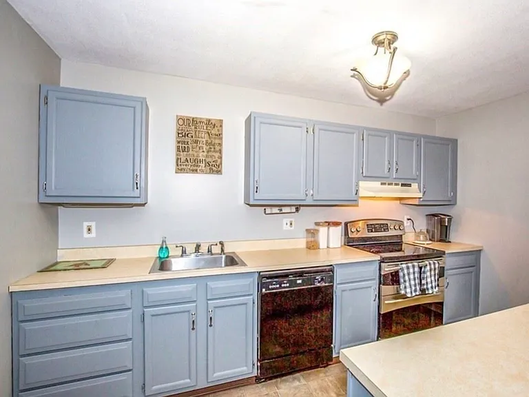48 Evergreen Rd #114 — Photo 8