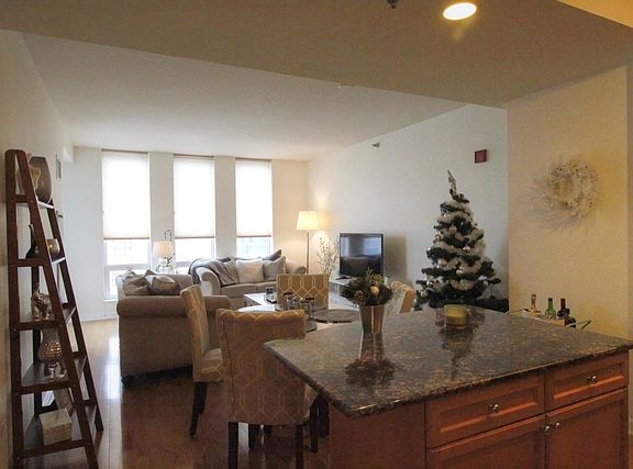 4th image of 1250 S Michigan Ave APT 2406