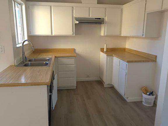 5th image of 915 Almond Blossom Dr