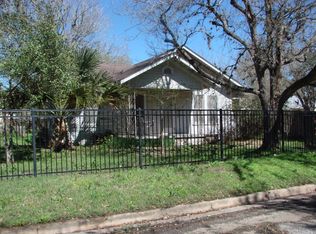 406 3rd St #C, Cuero, TX 77954