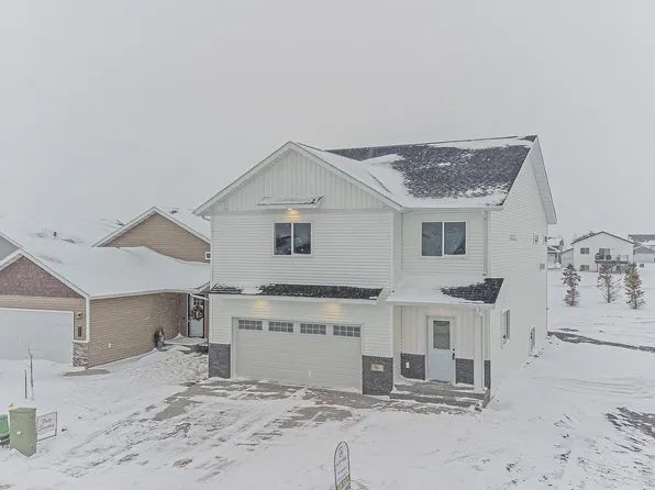 701 Prairie Ave, Horace, ND 58047