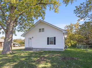 1220 N 14th St, Herrin, IL 62948