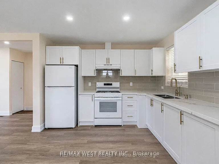7 Highland Hl — Photo 9