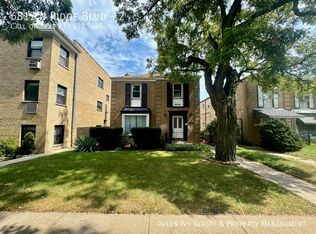 6817 N Ridge Blvd #2, Chicago, IL 60645