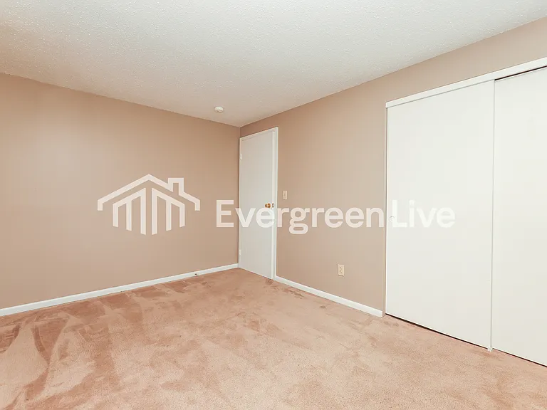 2211 Burnside Dr — Photo 13