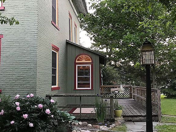 5th image of 116 Mountain Ave