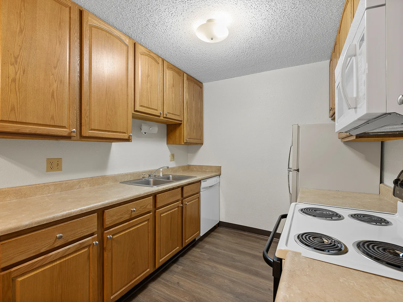 Country Bluff Apartments — Photo 4