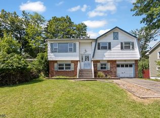 18 Tobyhanna Trl, Hopatcong, NJ 07843