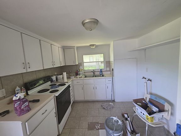 3rd image of 284 Watts Rd