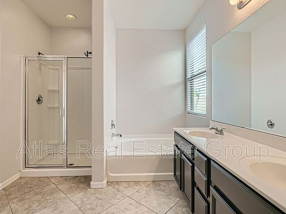 3rd image of 1264 W Paisley Dr