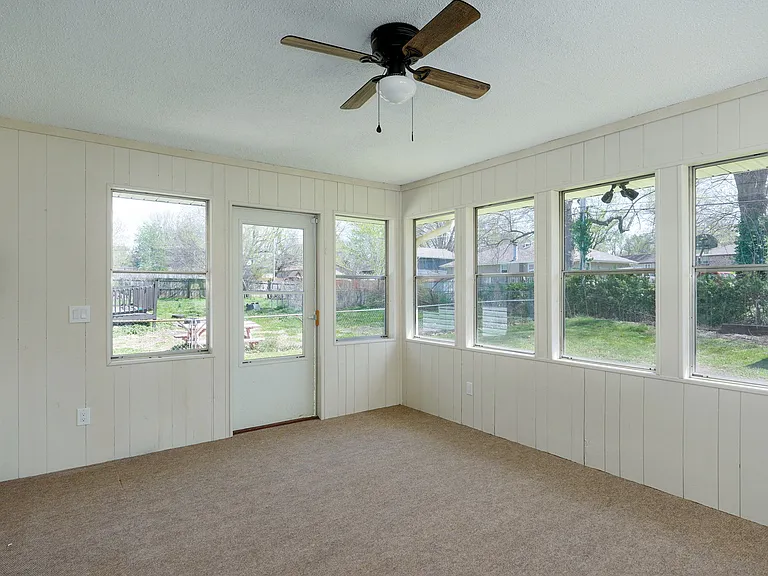2558 W Village Ln — Photo 38