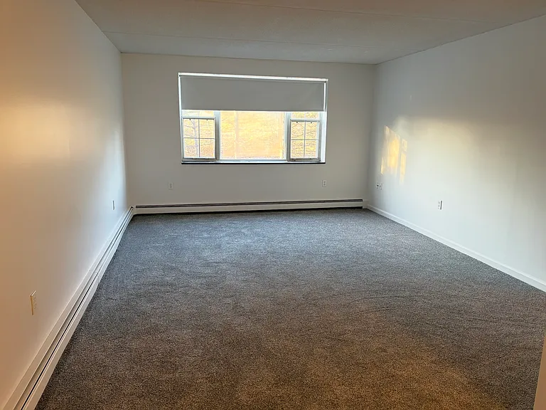 Lexington St Apartments — Photo 113