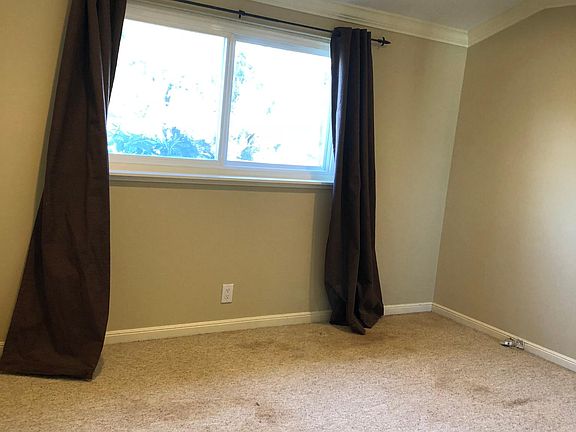 !st bedroom w/ custom closet