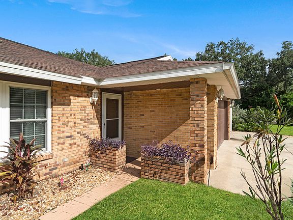 3rd image of 3334 Shalimar Cir