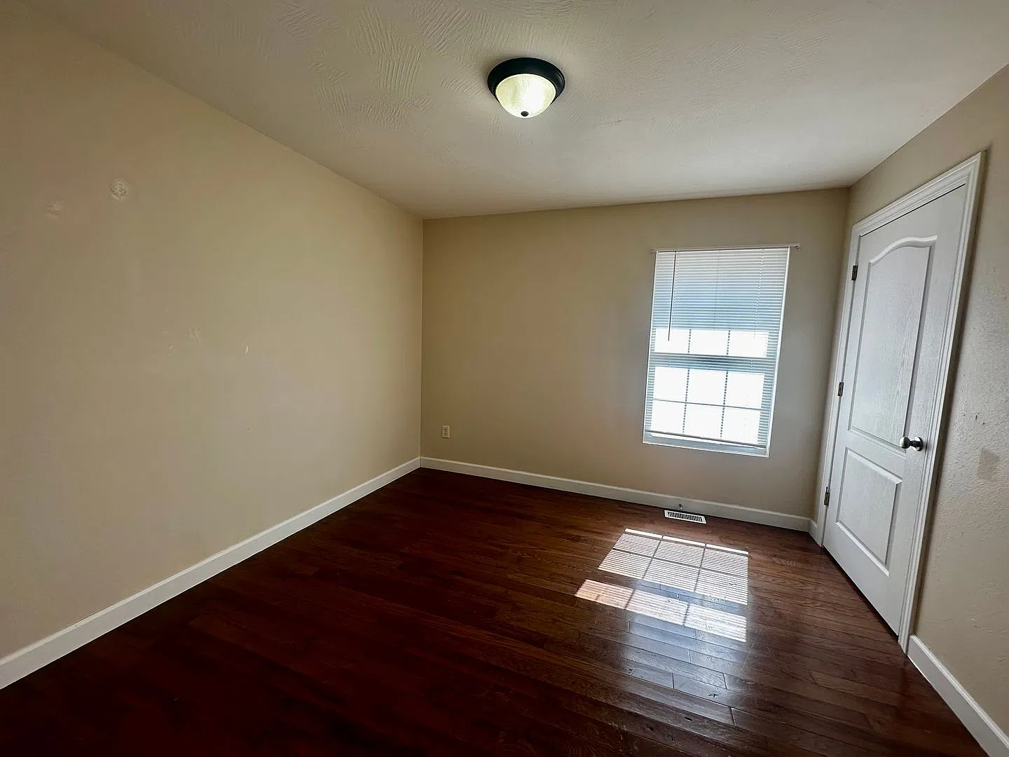 Costin, LLC - Warren Ct Duplex 470-472 — Photo 3