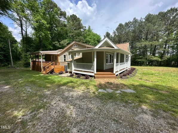 10017 Oakley Rd, Zebulon, NC 27597