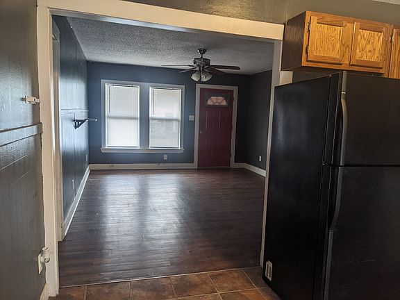 View from kitchen into livingroom.