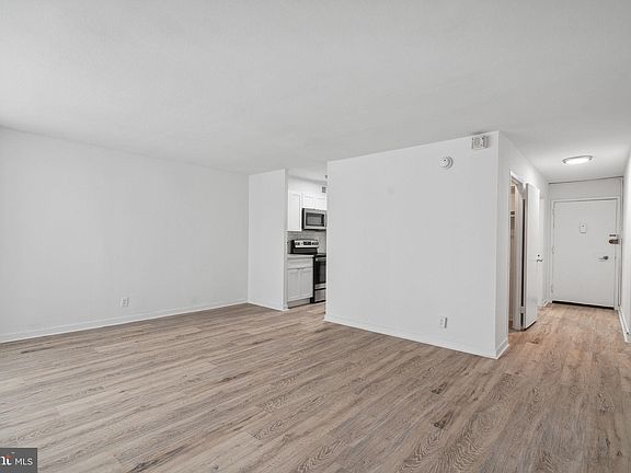 5th image of 224 W Rittenhouse Sq #30-2602