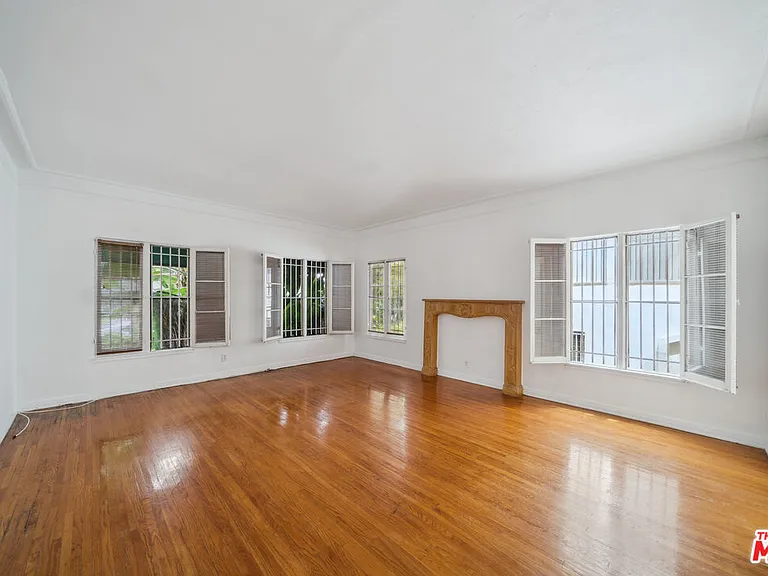 140 S Elm Dr #1 — Photo 6