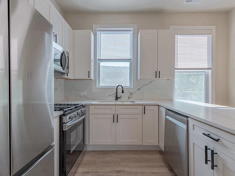 2837 W Lexington St #2R — Photo 5