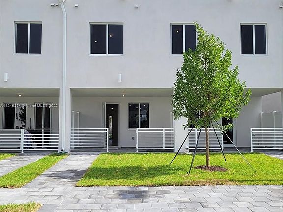 4th image of 10300 NW 66th St #102