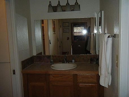 Master Executive Sink