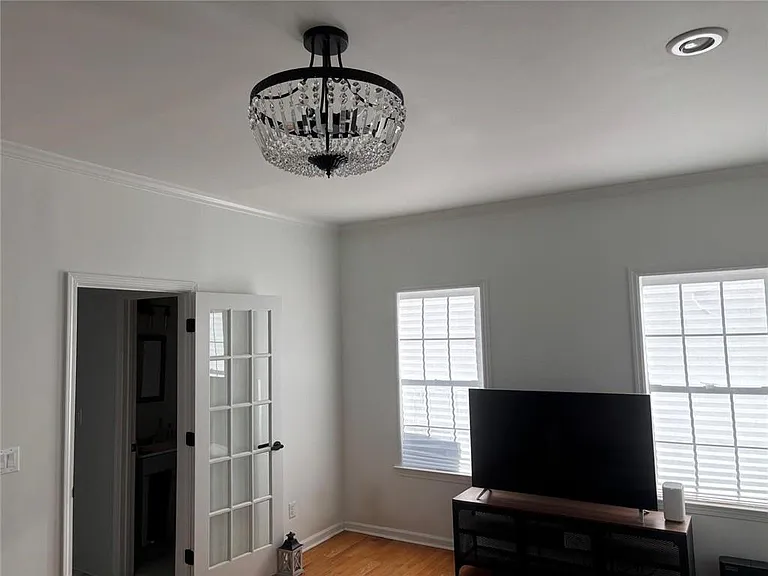 300 Harcourt Pl — Photo 18