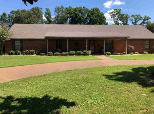 830 Clifford Rd, Luray, TN 38352