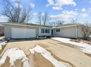 1203 E 3rd St, Anamosa, IA 52205