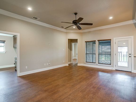 3rd image of 110 Hummingbird Ln