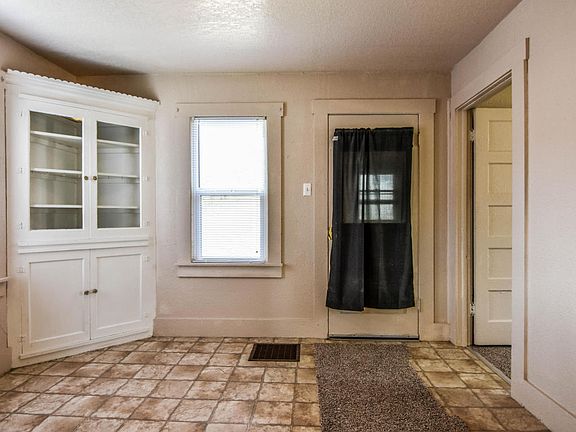 2nd image of 413 Case Ave