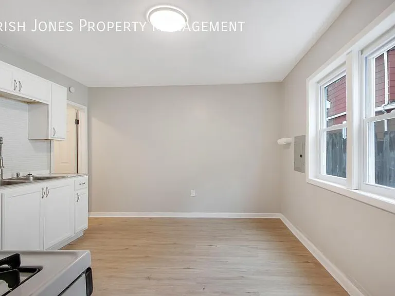 98 Edson St #3 — Photo 9