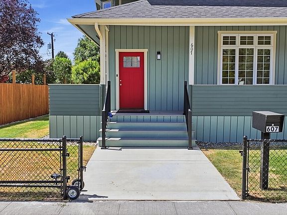 4th image of 607 N kittitas Street