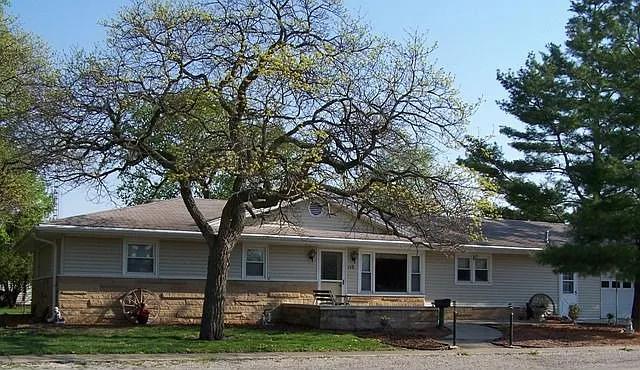 110 W Mary St photo 1