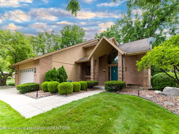 3601 Muirfield Dr, Lansing, MI 48911