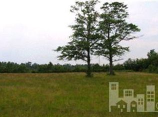 304 Hoover Rd, Hampstead, NC 28443