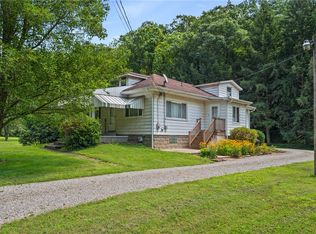 286 Howes Run Rd, Tarentum, PA 15084