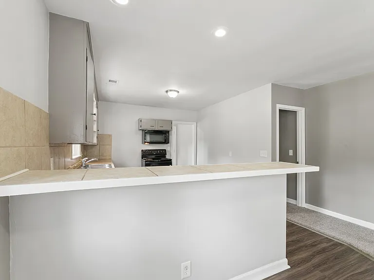 7036 Willow Ave — Photo 12