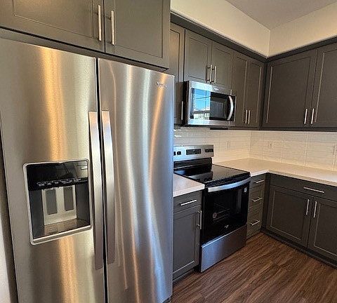 3rd image of 459 Meyer Pl #459