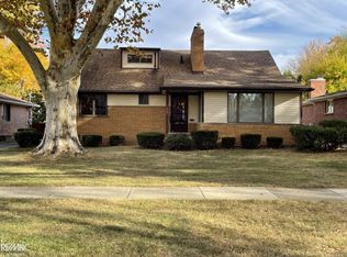 706 Anita Ave, Grosse Pointe Woods, MI 48236