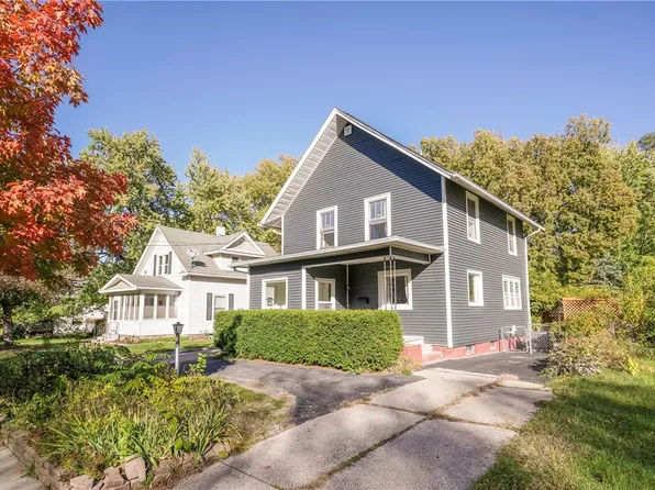 2411 E 9th St, Des Moines, IA 50316