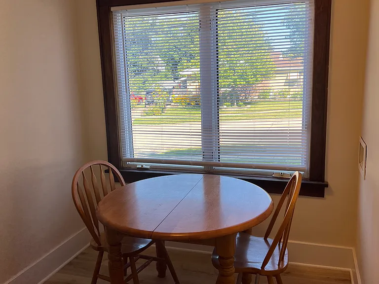 425 Pleasant St — Photo 38