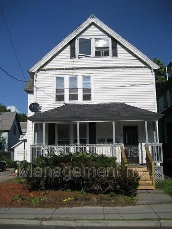 3 bed, 1.5 bath, 1200 sqft, $2,900 — Photo 2