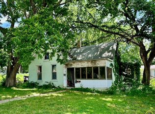 403 N 6th St, Saint Marys, KS 66536