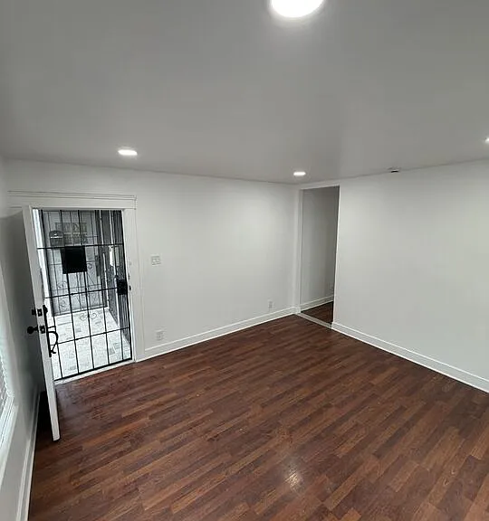 120 N Avenue 25 — Photo 3