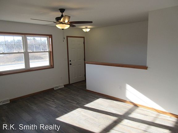 3rd image of 1240 Redwood Dr