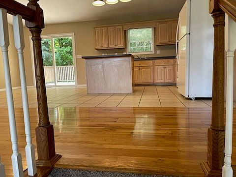 5th image of 1629 Farmington Dr