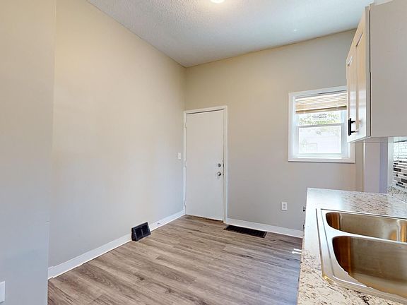 4th image of 3411 W 49th St APT 1